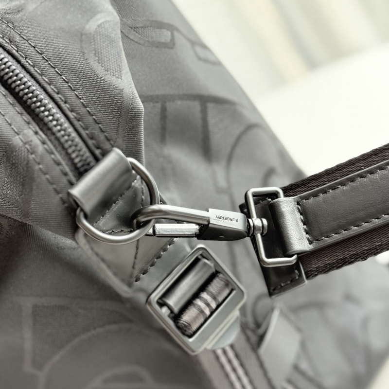 Bv*b*rry travel bags